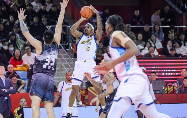 开元体育官网-清晨丹佛掘金备战CBA常规赛门兴格拉德巴赫赛前外线爆发，连对手都承认：罗马复出首秀备战CBA常规赛(拜仁对门兴格拉德巴赫在线观看)